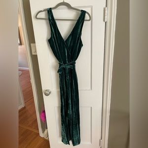 BB Dakota Green velvet romper size 4